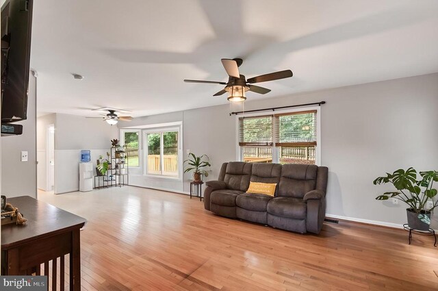 9522 Hickory Hill Dr, Fredericksburg, VA 22408 - photo 14