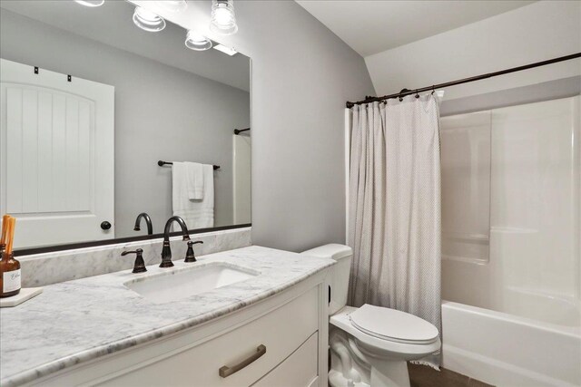 115 Beauregard Dr, Staunton, VA 24401 - bathroom featuring toilet, vanity, and shower / bath combo