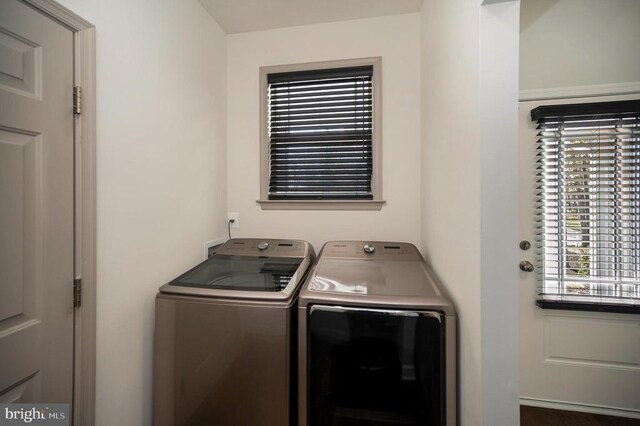 106 Wakefield Dr, Locust Grove, VA 22508 - washroom with washer and dryer