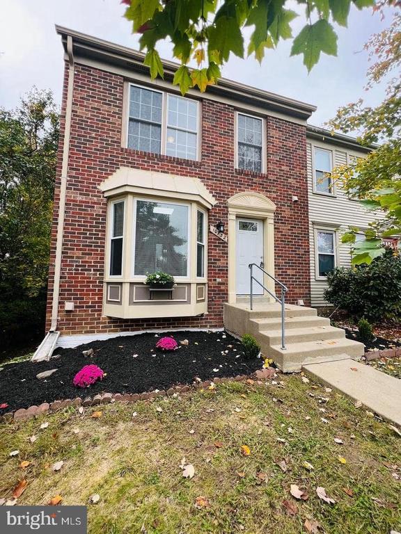 10732 Wakeman Dr, Fredericksburg, VA 22407 - view of front of property featuring brick siding