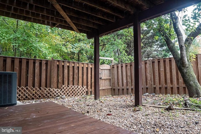 10732 Wakeman Dr, Fredericksburg, VA 22407 - wooden deck featuring a fenced backyard and a gate