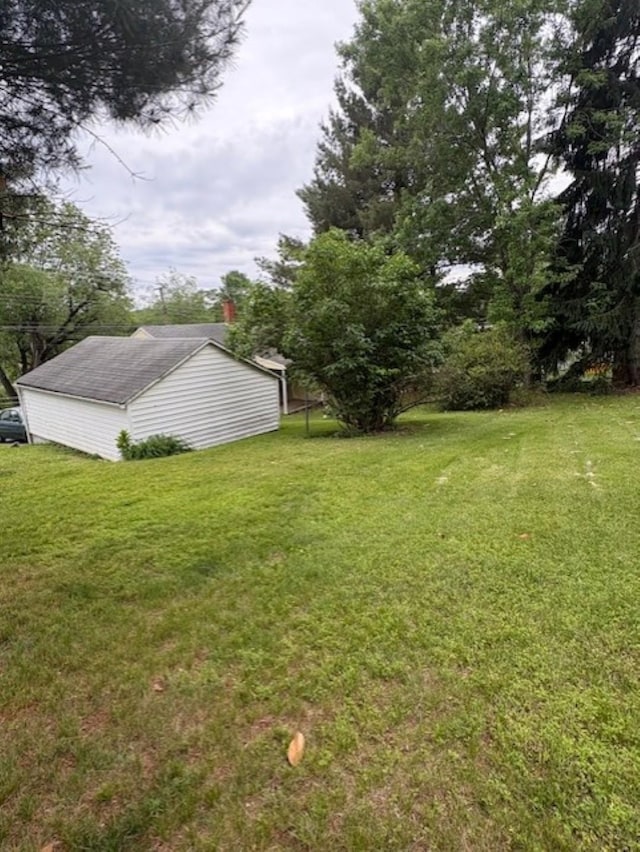 106 Grubert Ave, Staunton, VA 24401 - view of green lawn with an outbuilding