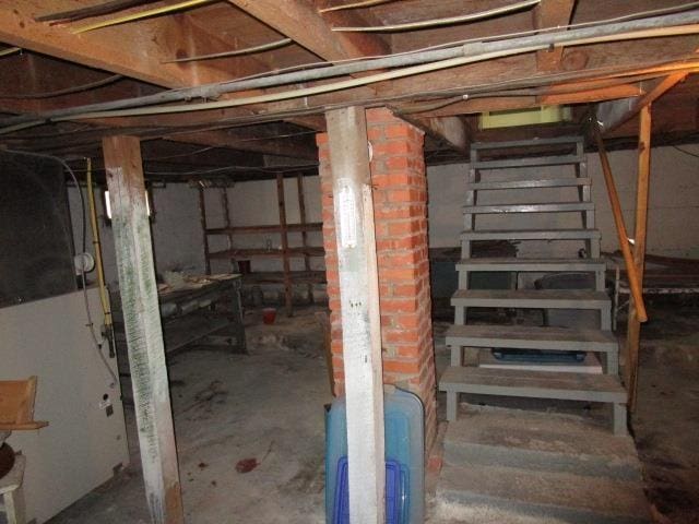 106 Grubert Ave, Staunton, VA 24401 - view of unfinished below grade area
