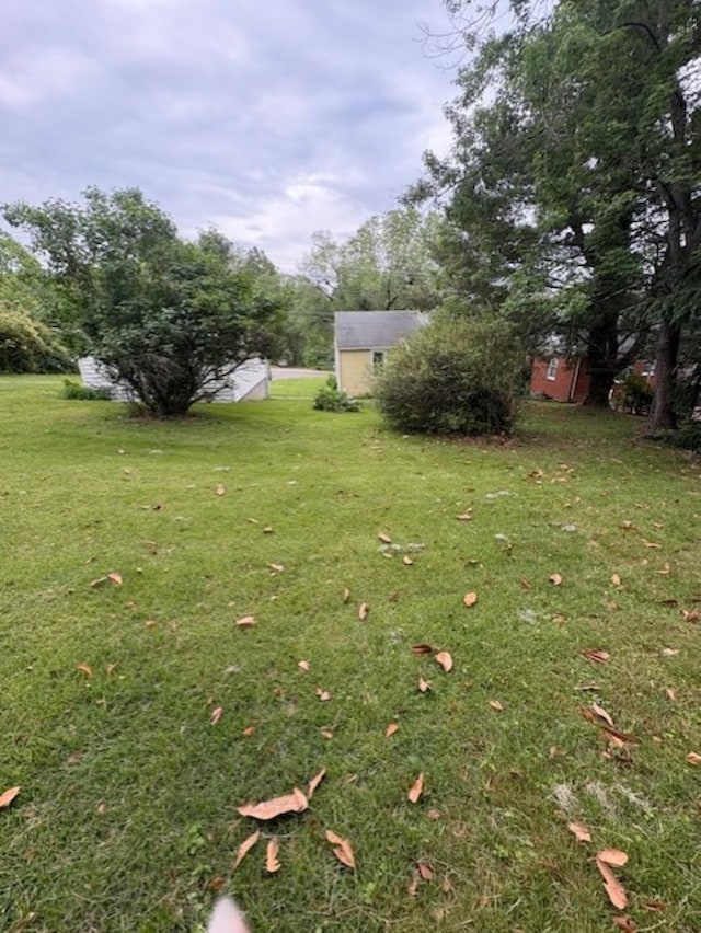 106 Grubert Ave, Staunton, VA 24401 - view of grassy yard