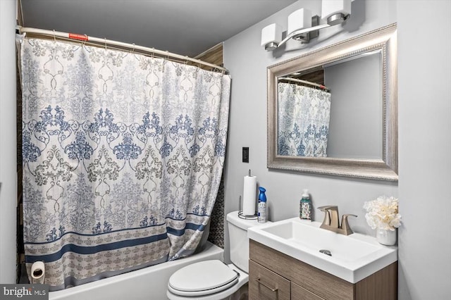 7922 Madison Plantation Way, Fredericksburg, VA 22407 - bathroom featuring vanity and shower / tub combo with curtain