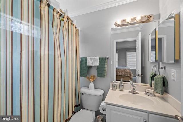 7922 Madison Plantation Way, Fredericksburg, VA 22407 - bathroom with vanity, crown molding, and curtained shower