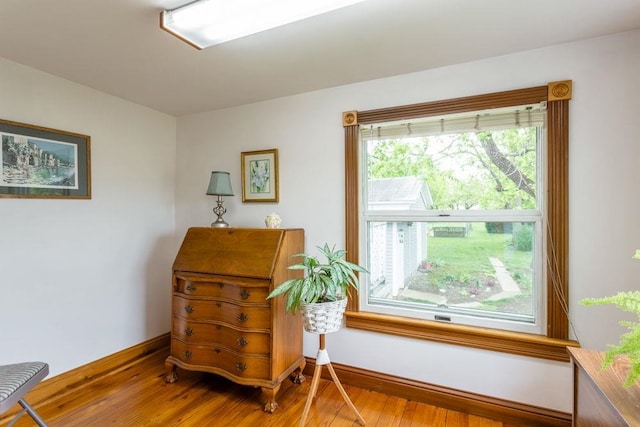 121 Central St S, Broadway, VA 22815 - living area with wood finished floors and baseboards