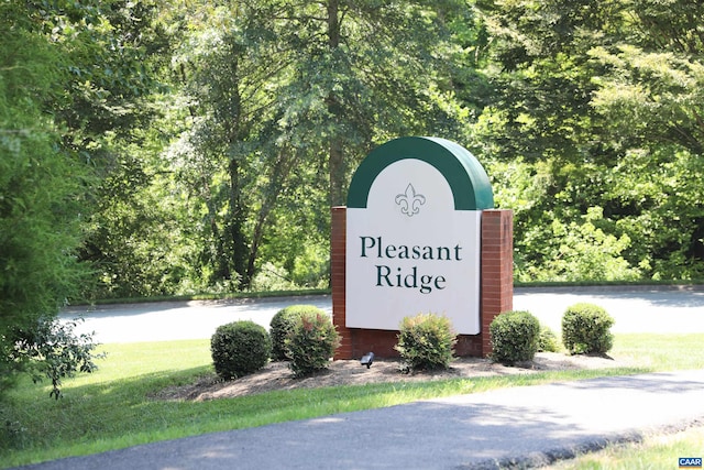 515 Broadleaf Way, Charlottesville, VA 22911 - community sign featuring a wooded view