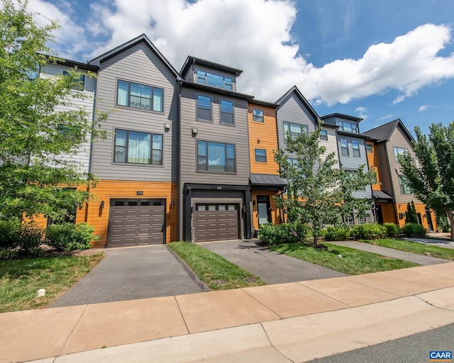 142 Junction Ln, Charlottesville, VA 22902 - townhome / multi-family property featuring driveway and an attached garage