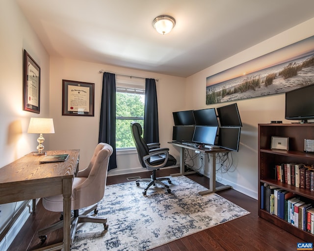 142 Junction Ln, Charlottesville, VA 22902 - home office featuring wood finished floors and baseboards