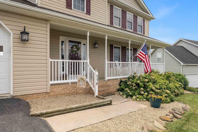118 Wexford St, Staunton, VA 24401 - doorway to property featuring a porch