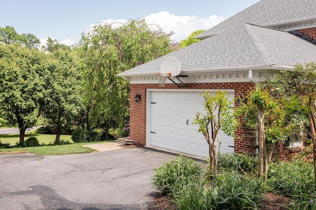 225 Divot Dr, Harrisonburg, VA 22802 - garage featuring driveway