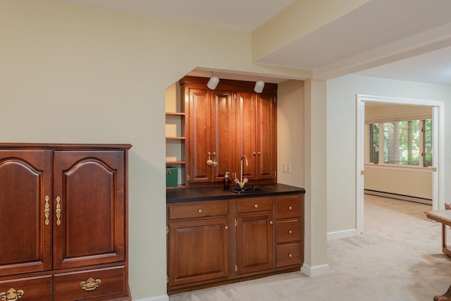 225 Divot Dr, Harrisonburg, VA 22802 - indoor wet bar featuring baseboard heating, light carpet, and baseboards
