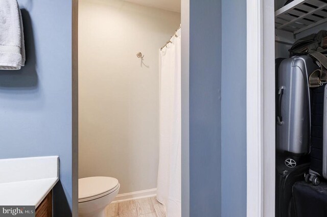 18691 Springs Rd, Jeffersonton, VA 22724 - full bathroom featuring vanity and a shower with shower curtain