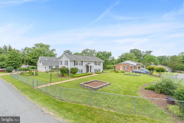 101 Deerwood Rd, Charlottesville, VA 22911 - bi-level home featuring a fenced backyard