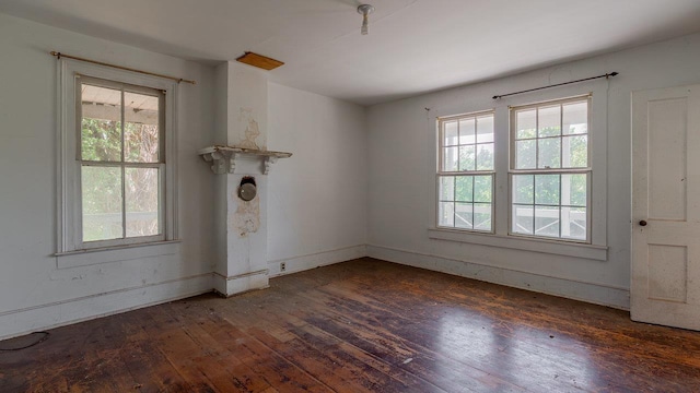 506 Williams Ave, Shenandoah, VA 22849 - unfurnished room featuring hardwood / wood-style flooring and baseboards