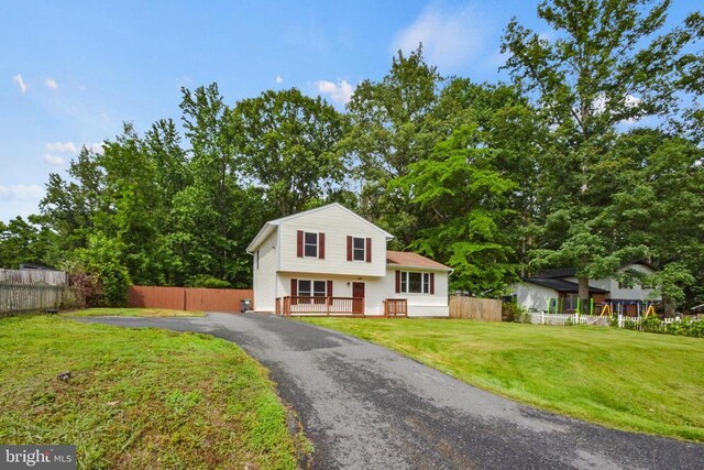 10909 Meadowlark Ln, Spotsylvania, VA 22553 - tri-level home with driveway