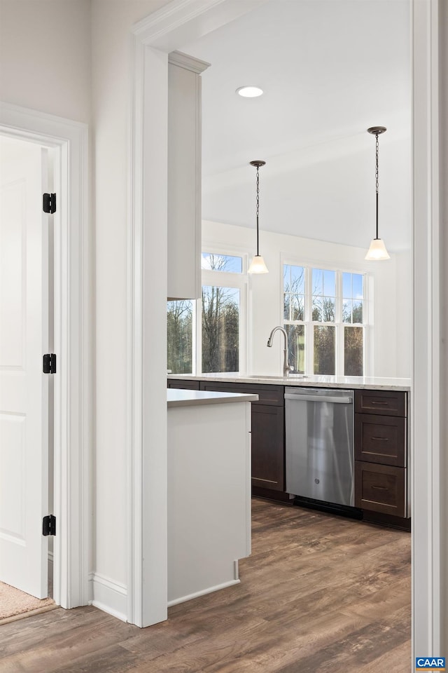 121 Yates Cir, Stanardsville, VA 22973 - kitchen featuring dark wood-type flooring, decorative light fixtures, a sink, and dishwasher