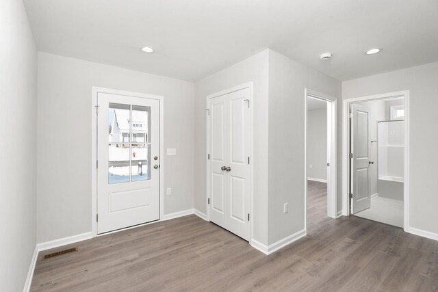 216 Spring Run Ln, Waynesboro, VA 22980 - entrance foyer with wood finished floors, baseboards, and recessed lighting