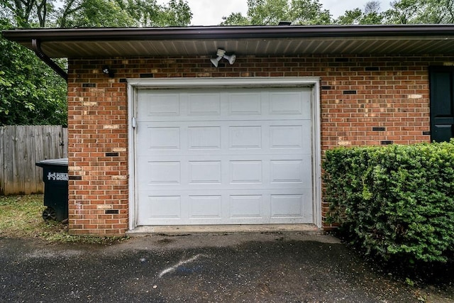 1014 Paul St, Harrisonburg, VA 22802 - view of garage