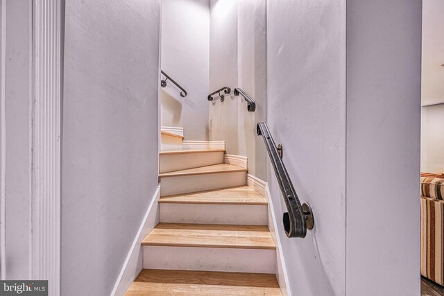 129 Lois Ln, Mineral, VA 23117 - staircase featuring wood finished floors and baseboards