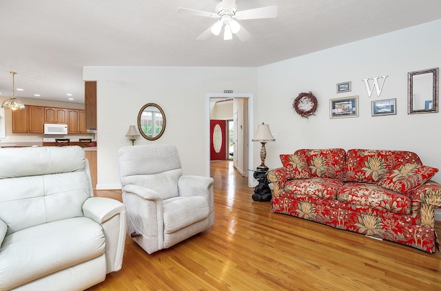 116 Buckingham Pl, Waynesboro, VA 22980 - living area featuring light wood-style flooring, ceiling fan, and recessed lighting