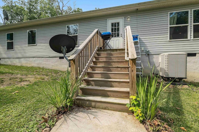 2749 Lee Hwy E, New Market, VA 22844 - property entrance with crawl space