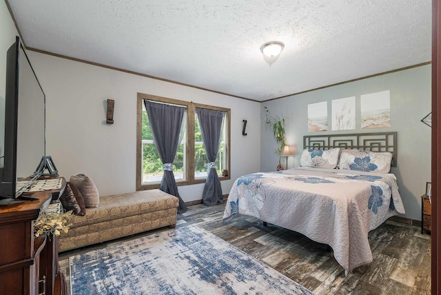 2749 Lee Hwy E, New Market, VA 22844 - bedroom featuring ornamental molding, wood finished floors, and a textured ceiling