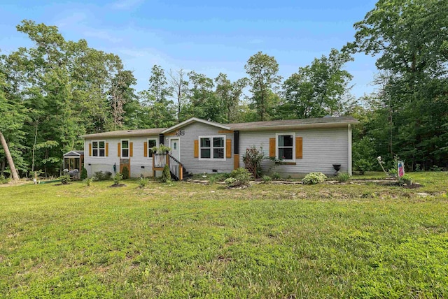 2749 Lee Hwy E, New Market, VA 22844 - view of front of home featuring crawl space and a front lawn