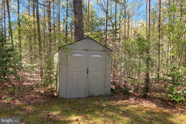 8802 Dundee Dr, Fredericksburg, VA 22408 - view of shed