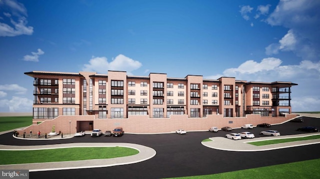 view of apartment building / complex