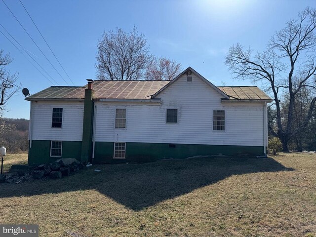 13093 Stonehouse Mountain Rd, Culpeper, VA 22701 - view of property exterior featuring a lawn