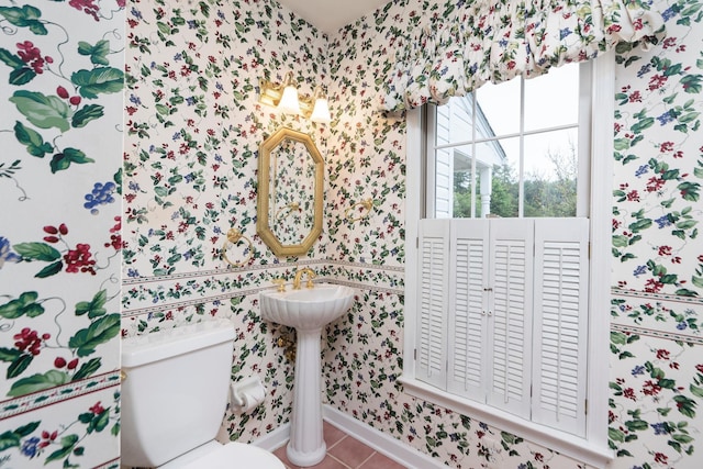 82 Pheasant Run, Waynesboro, VA 22980 - bathroom featuring wallpapered walls, baseboards, tile patterned floors, and toilet