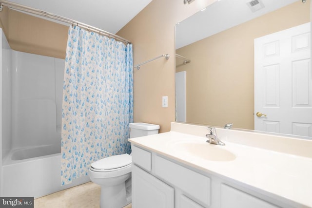 full bath featuring vanity, toilet, visible vents, and shower / bath combo