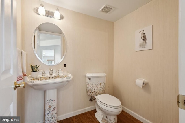 208 Mt Pleasant Dr, Locust Grove, VA 22508 - bathroom with wood finished floors, toilet, and baseboards