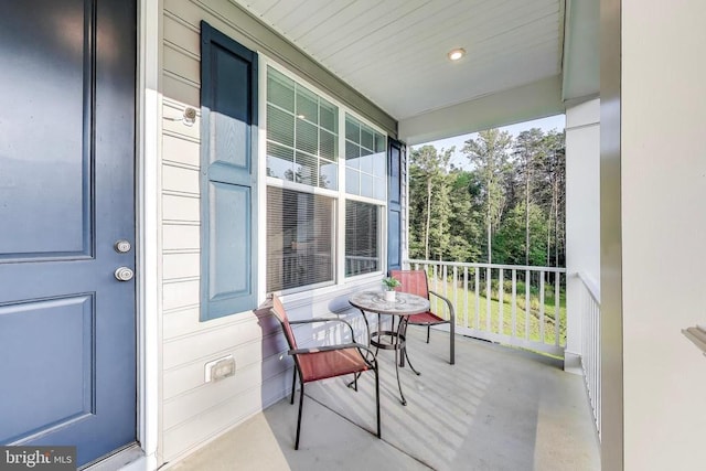 13001 Wipple Ct, Fredericksburg, VA 22407 - view of porch