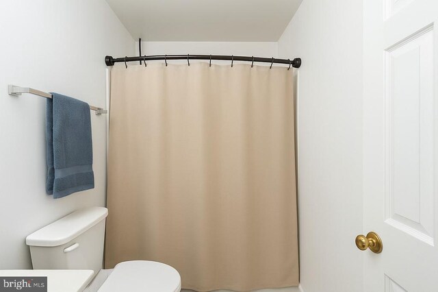 12107 Knight Ct, Fredericksburg, VA 22407 - full bath with toilet and curtained shower