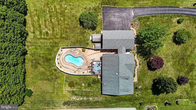 12219 Glade Dr, Fredericksburg, VA 22407 - drone / aerial view of a pool