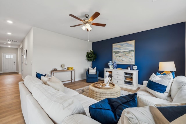 14767 Green View Dr, Elkton, VA 22827 - living room featuring wood finished floors, visible vents, recessed lighting, ceiling fan, and baseboards
