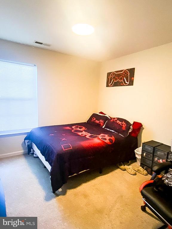 988 Towne Ln, Charlottesville, VA 22901 - view of carpeted bedroom
