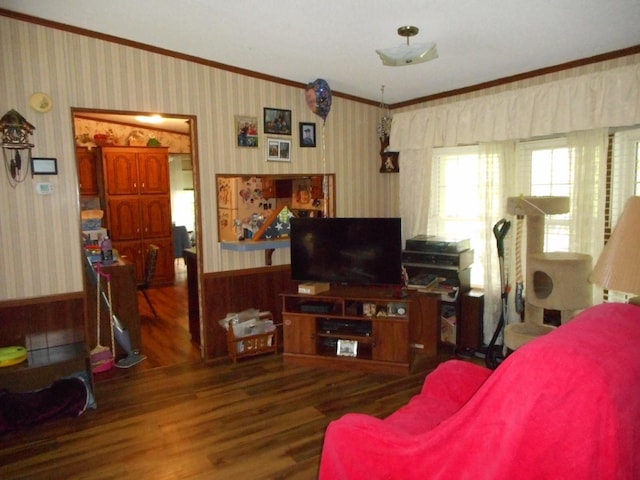 2780 Sunrise Dr, Broadway, VA 22815 - living area with wood finished floors, crown molding, and wallpapered walls