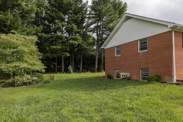 871 Kent Rd, Waynesboro, VA 22980 - view of property exterior with a lawn and brick siding