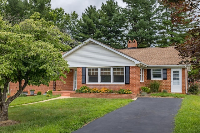 871 Kent Rd, Waynesboro, VA 22980 - view of front of home featuring brick siding, a chimney, and a front yard
