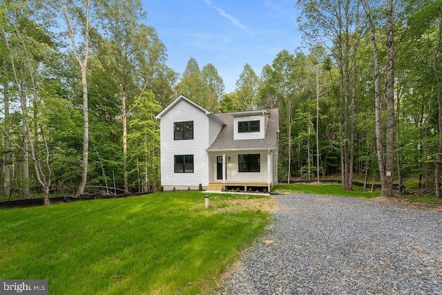 5831 Stubbs Bridge Rd, Mineral, VA 23117 - view of front of home with roof with shingles and a front lawn