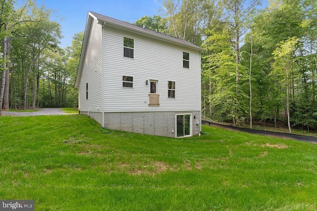 5831 Stubbs Bridge Rd, Mineral, VA 23117 - view of side of property featuring a lawn