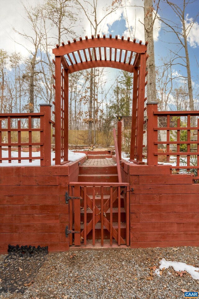 609 Jefferson Dr, Palmyra, VA 22963 - wooden terrace with fence and a gate