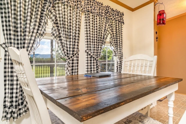 3930 Williams Ln, Elkton, VA 22827 - dining room with crown molding