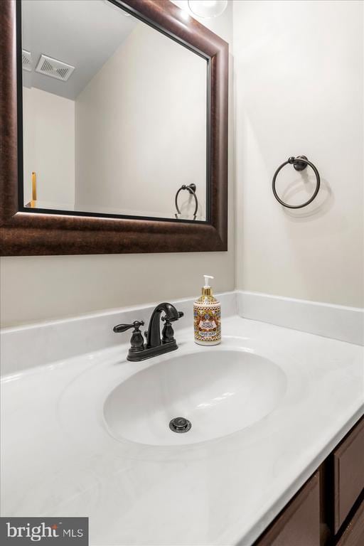 11814 Arbor Glen Dr, Fredericksburg, VA 22407 - bathroom with vanity