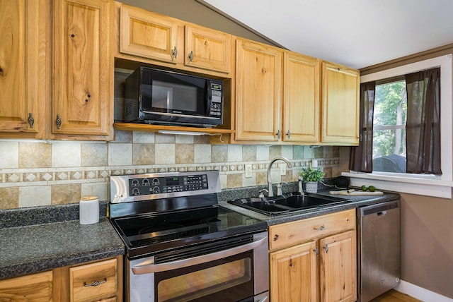 141 Elizabeth Ave, Waynesboro, VA 22980 - photo 11