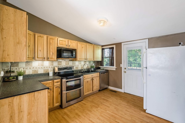 141 Elizabeth Ave, Waynesboro, VA 22980 - photo 8